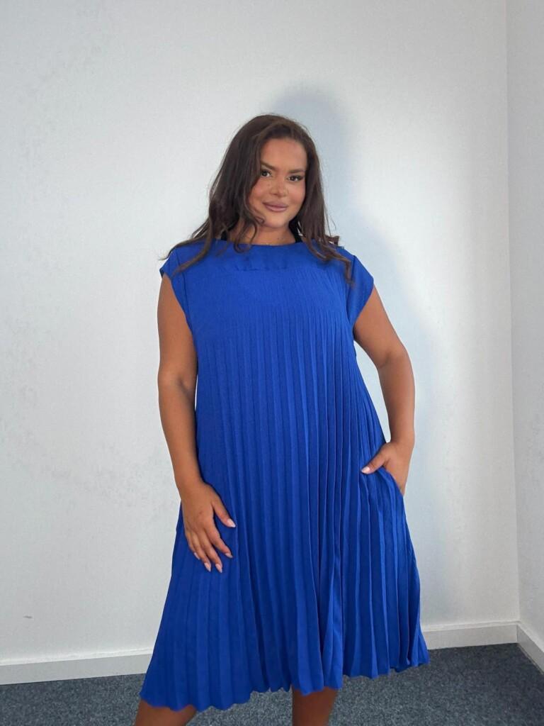 Plus size pleated dress